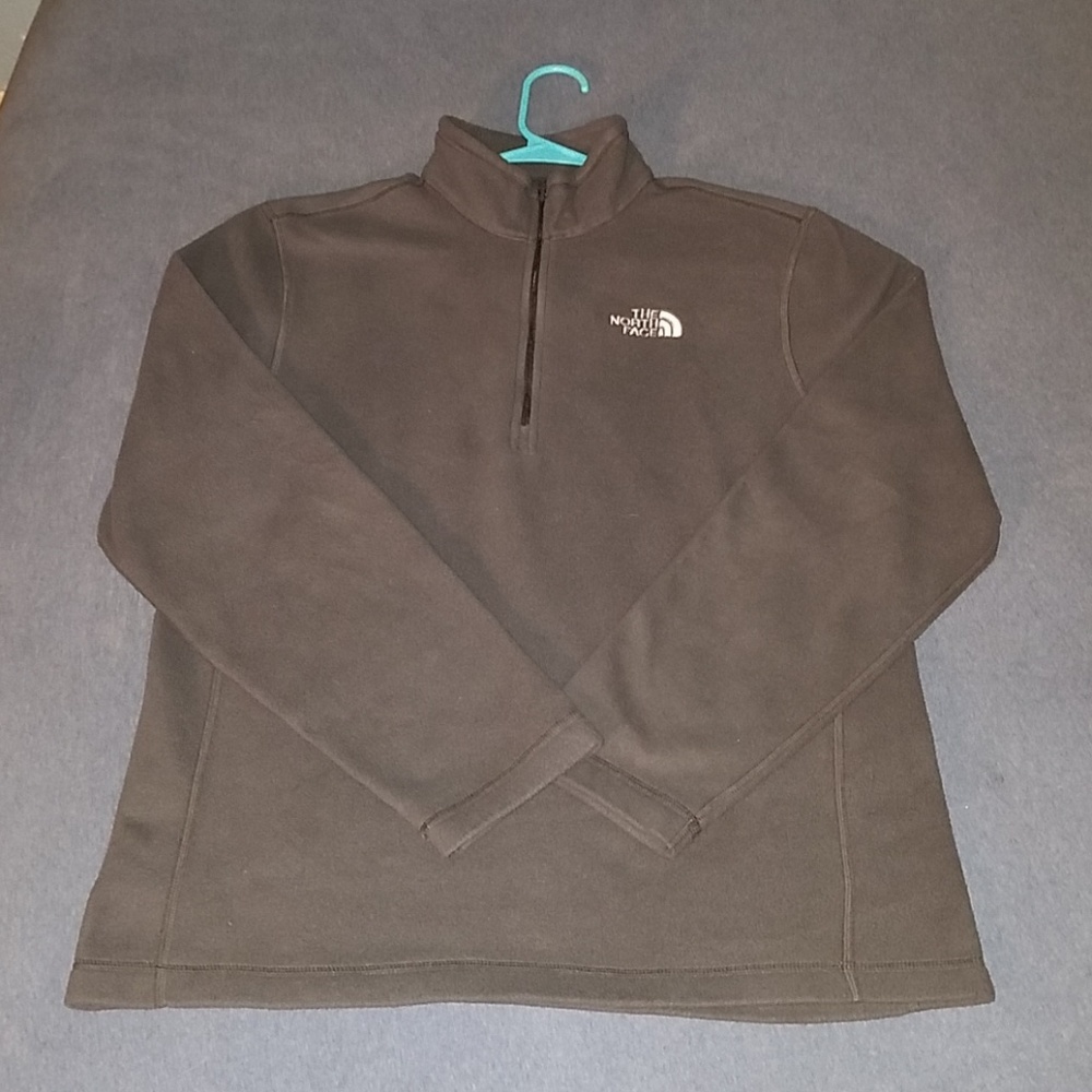 Mens M 1/4 zip North Face 100% polyester sweater